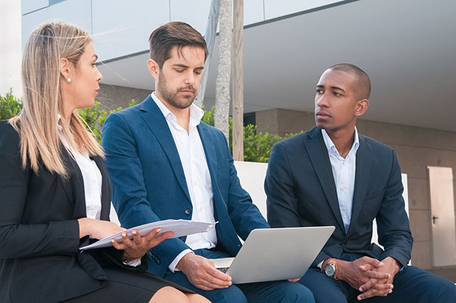 Figura 1.1 As habilidades técnicas sobrepondo as relações interpessoais.